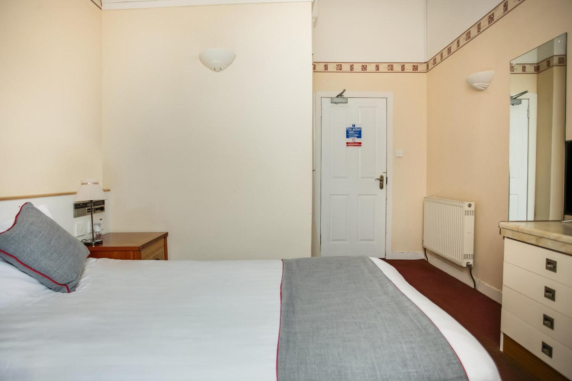 Oyo Glenpark Hotel, Ayr Central Екстер'єр фото